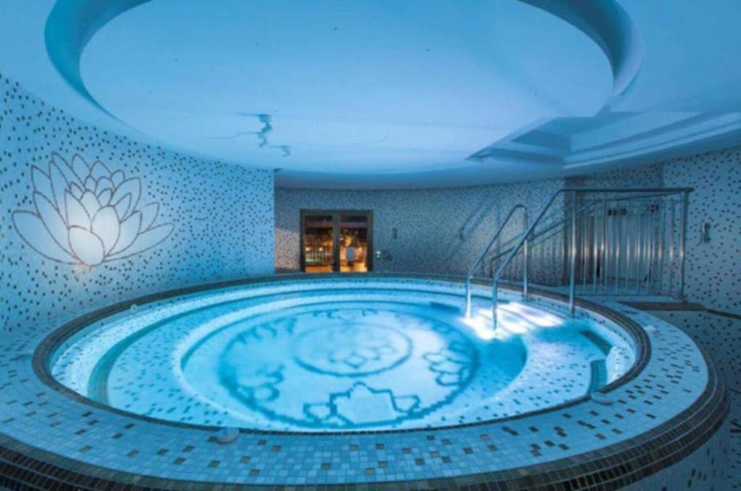 Urban Oasis At Luxurious Ocean Village Gibraltar Extérieur photo