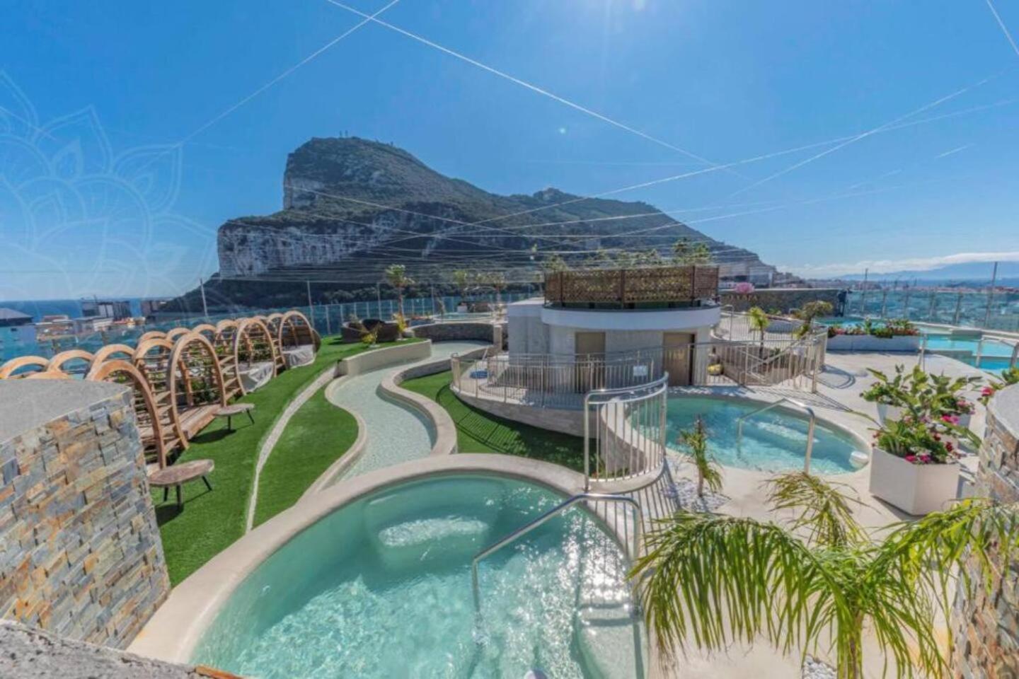 Urban Oasis At Luxurious Ocean Village Gibraltar Extérieur photo